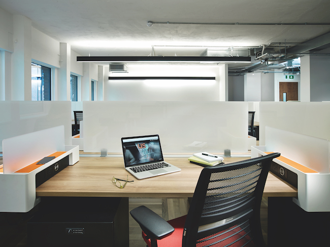 Us&co Office Desk Space