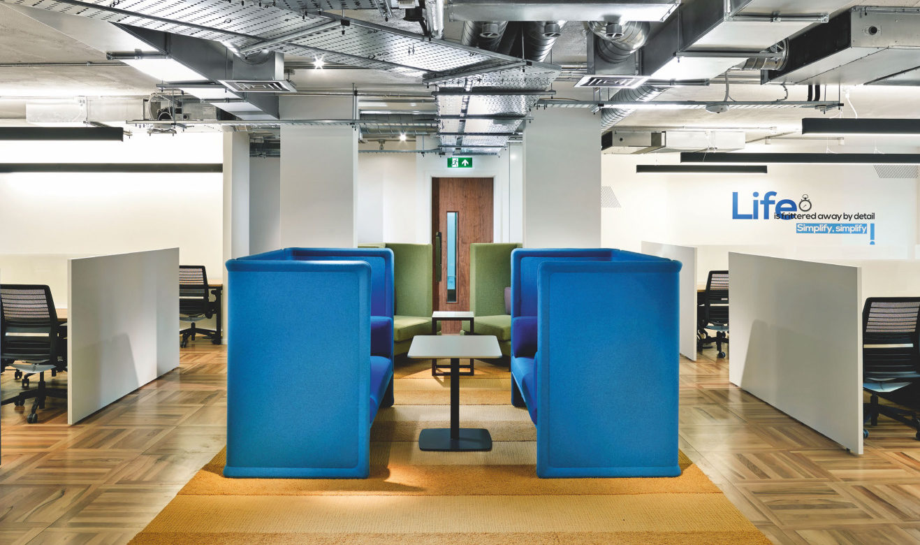 Snapshot of a private office in Us&Co's central London office space. Fully customisable to make your own. Featuring desks, lamps & ergonomic chairs.